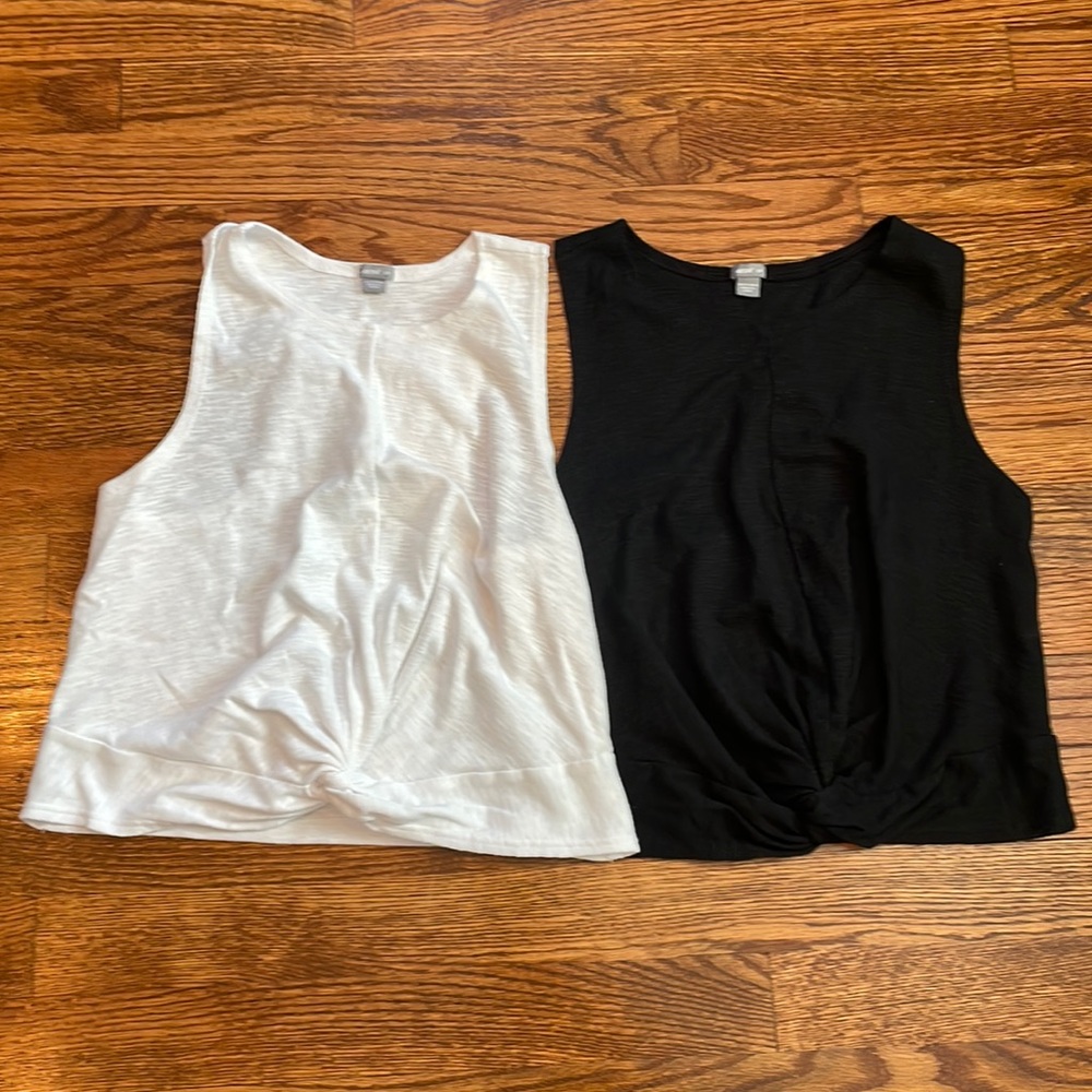 2 Aerie knitted front crop tanks